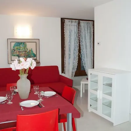 Ca' Priuli 1 *